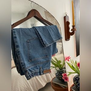 Vintage Women's Relaxed Denim High Rise Jeans with Leather Waist Logs